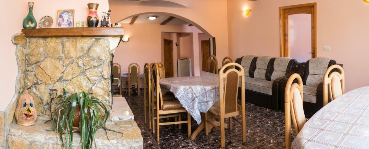 Casa Rares Sucevita Ngoại thất bức ảnh